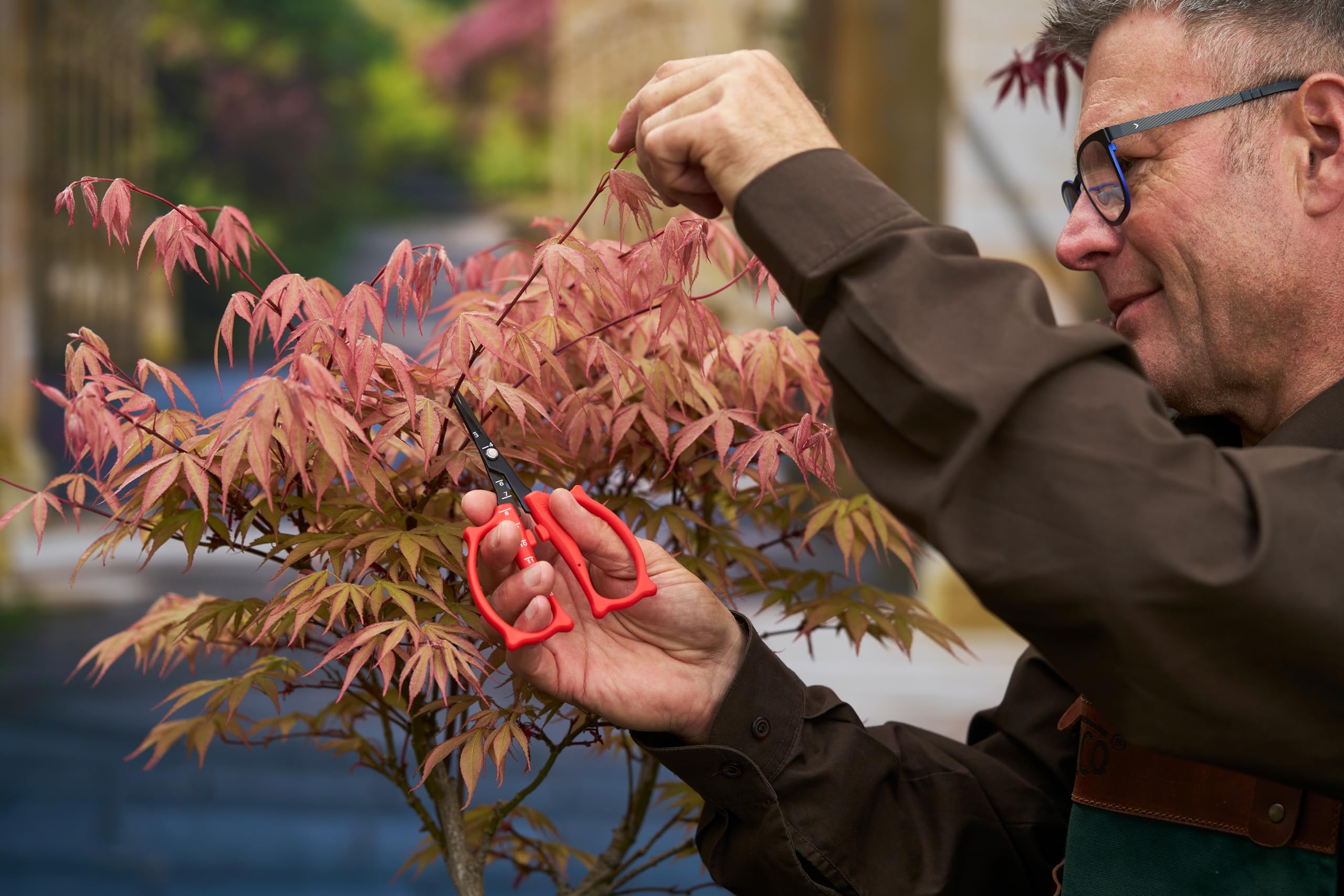 Felco 420 Trimming Scissors – 6.1" Garden Clippers with Fine Tip & Non-Stick Blade | Pruning Shears for Gardening | Garden Scissors for Plant with Stainless Steel Blade, Built-In Ruler - Image 5