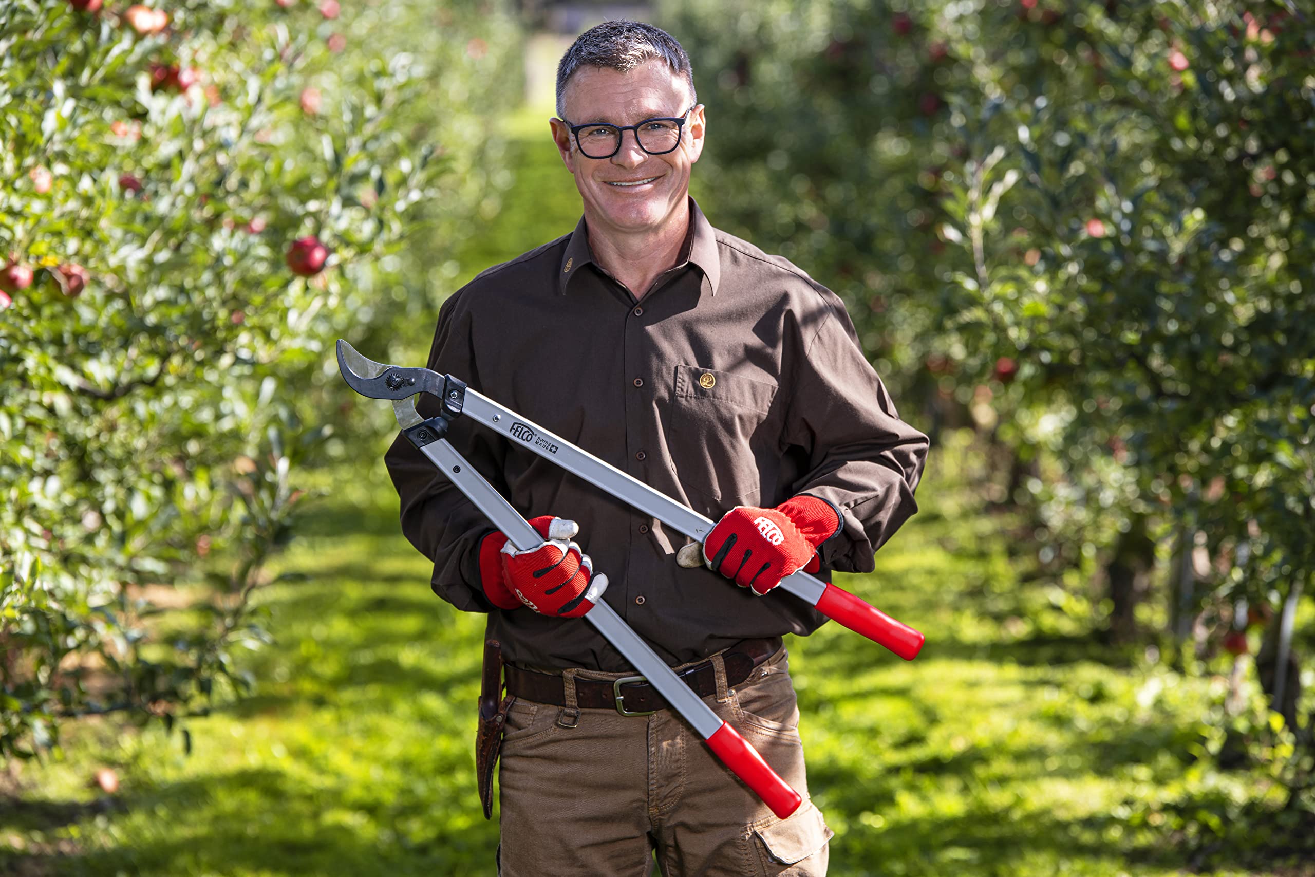 FELCO F221-70 Swiss Made Loppers for Gardening – 28" Lightweight Precision Loppers for Tree Trimming | Tree Branch Cutters | Tree Trimmer Tool with Curved Bypass Blade | I-Beam Handles | Orchard Reach - Image 3